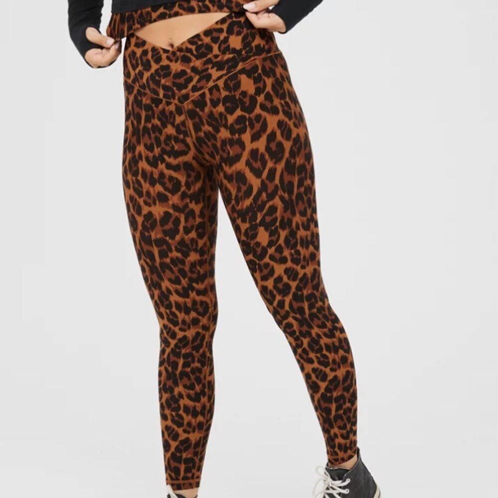 🆕️NWT OFFLINE by Aerie Real Me High Waisted Crossover Legging, Medium